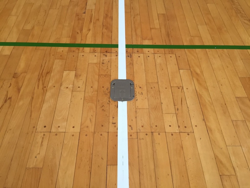 H中学校体育館01