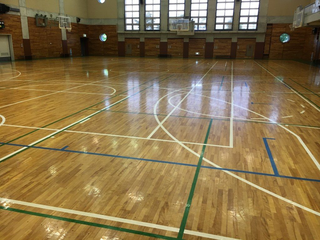 体育館床メンテナンス